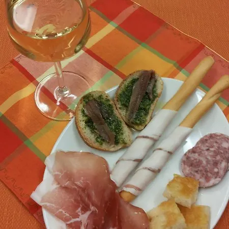 Nocleg ze śniadaniem Mammanella Alba (Piedmont)