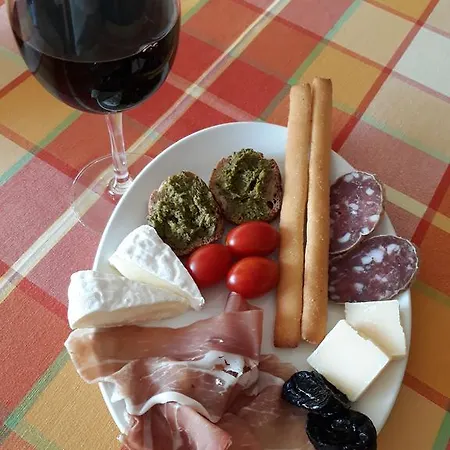 Nocleg ze śniadaniem Mammanella Alba (Piedmont)